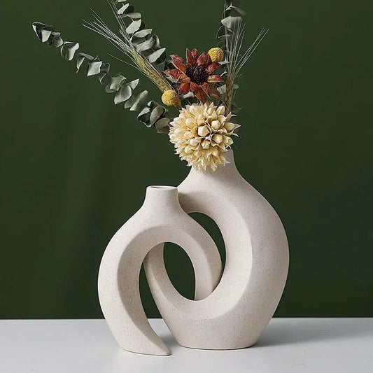 Nordic Ceramic Interlock Vase – Modern Scandinavian Home Decor