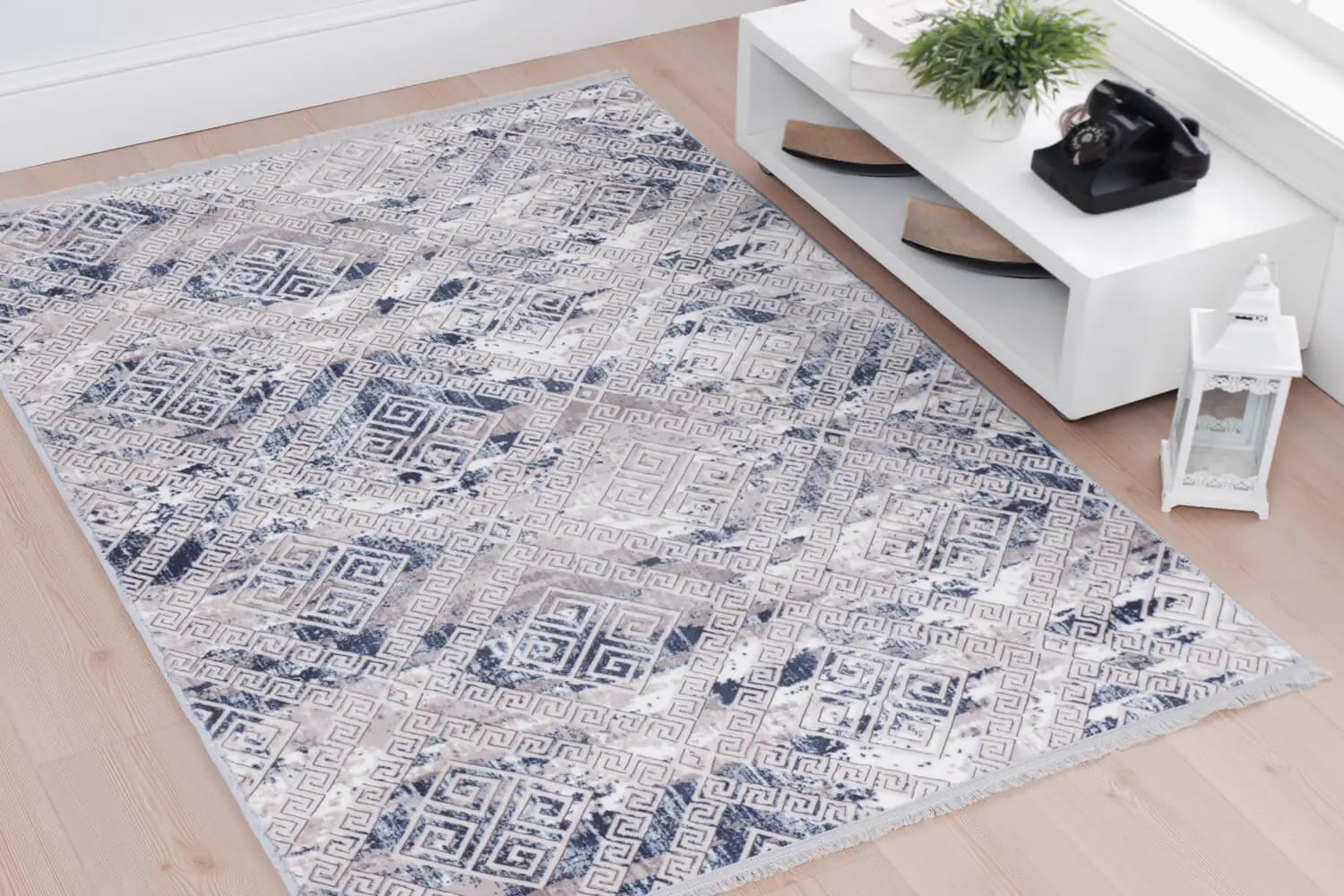 Aksu Non-Slip Area Rug – Style Meets Safety