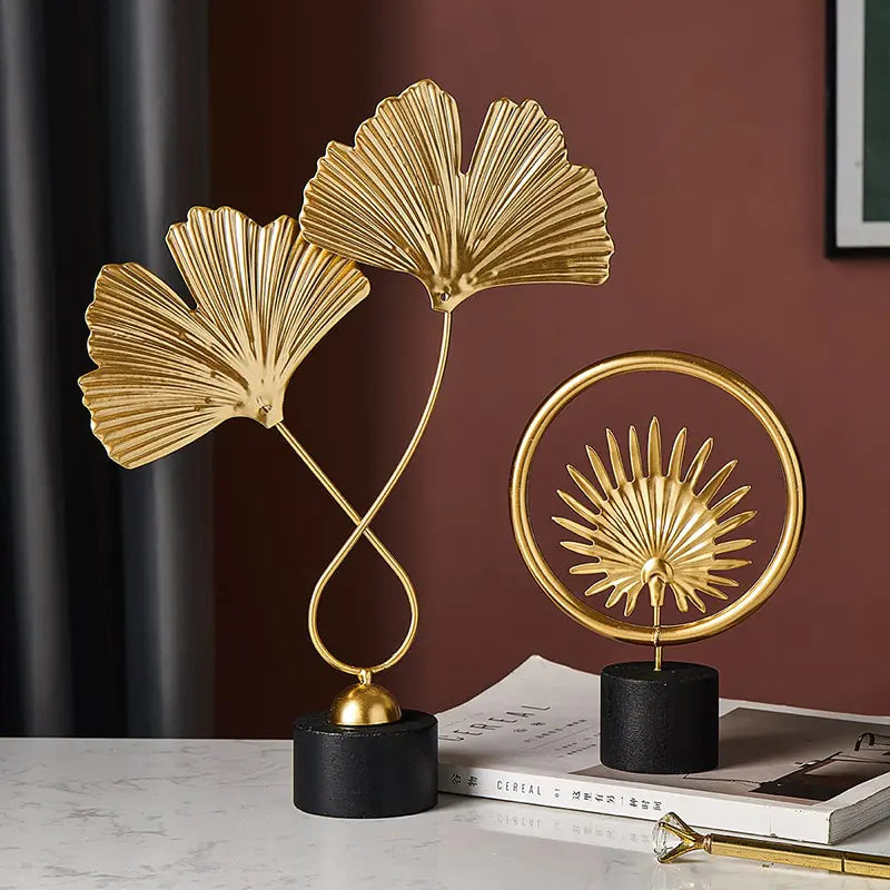 Exquisite Nordic Metal Ginkgo Leaf Sculpture – Elegant Home Decor with Handcrafted Precision and Wooden Base for Modern & Classic Spaces