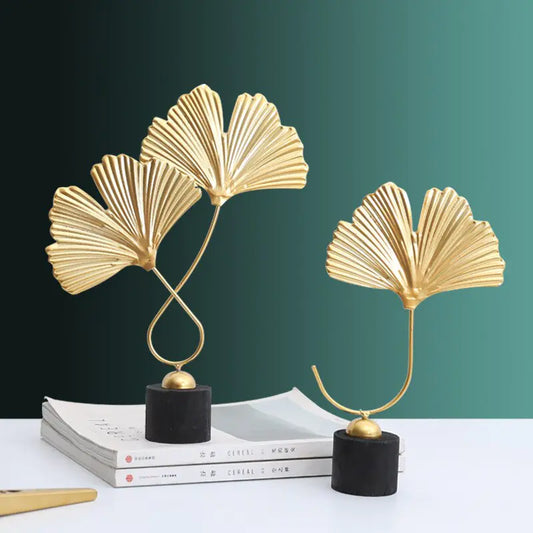 Exquisite Nordic Metal Ginkgo Leaf Sculpture – Elegant Home Decor with Handcrafted Precision and Wooden Base for Modern & Classic Spaces